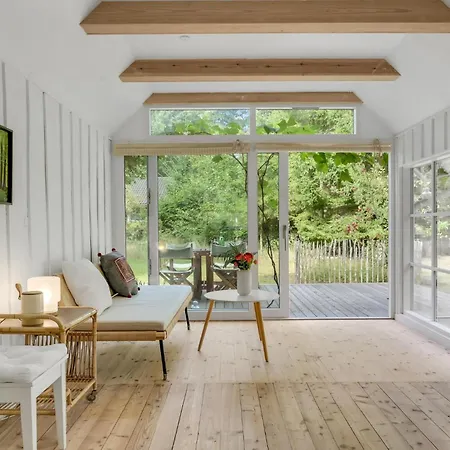 2 Bedroom Beautiful In